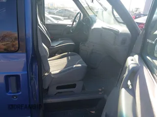 1996 GMC Safari with VIN 1GKEL19W0TB518584, listed as a IAAI auction lot 40995319 with 174,397 mi miles and . Bid and sale history available at carsss.com. Image 5.