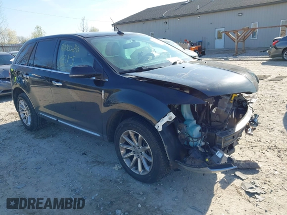 2013 Lincoln MKX with VIN 2LMDJ6JK6DBL05749, listed as a IAAI auction lot 42000210 with 104,944 mi miles. Bid and sale history available at carsss.com. Image 1.