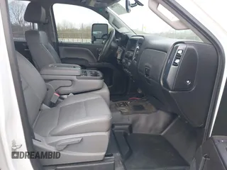 2015 Chevrolet Silverado 3500HD with VIN 1GB2KYEGXFZ529648, listed as a IAAI auction lot 41455344 with 317,558 mi miles and . Bid and sale history available at DreamBid. Image 5.