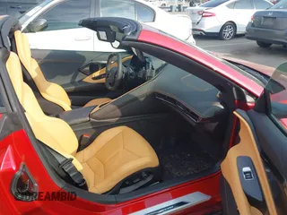 2024 Chevrolet Corvette 2LZ z VIN 1G1YE2D35R5605516, wystawiony jako IAAI lot #42291526 z przebiegiem 2472 mil mil oraz . Historia ofert i sprzedaży dostępna na DreamBid. Obrazek 5.