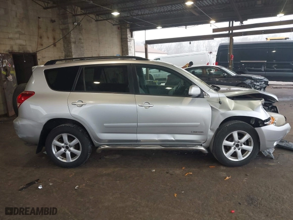2008 Toyota RAV4 Ltd with VIN JTMBD31V485210284, listed as a IAAI auction lot 41903460 with 188,476 mi miles. Bid and sale history available at carsss.com. Image 13.