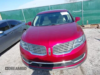 2018 Lincoln MKX Premiere z VIN 2LMPJ6JR9JBL49816, wystawiony jako IAAI lot #41963904 z przebiegiem 62 429 mil mil oraz . Historia ofert i sprzedaży dostępna na DreamBid. Obrazek 12.