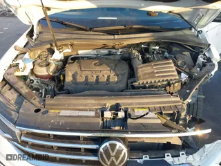 2022 Volkswagen Tiguan SE with VIN 3VV2B7AX5NM152367, listed as a IAAI auction lot 41018730 with 42,104 mi miles. Bid and sale history available at carsss.com. Image 8.