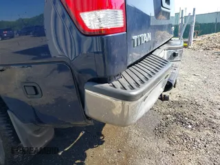 2007 Nissan Titan SE z VIN 1N6BA07B77N214250, wystawiony jako IAAI lot #42142029 z przebiegiem 184 575 mil mil oraz . Historia ofert i sprzedaży dostępna na DreamBid. Obrazek 18.