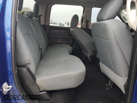 2018 Ram 1500 Express z VIN 3C6RR6KG2JG249849, wystawiony jako Copart lot #42008845 z przebiegiem Nie podano mil oraz Nie do naprawy • Non repairable. Historia ofert i sprzedaży dostępna na DreamBid. Obrazek 10.