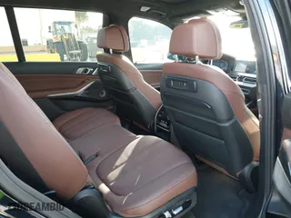 2021 BMW X7 M50i with VIN 5UXCX6C06M9H34992, listed as a IAAI auction lot 41513197 with 22,029 mi miles. Bid and sale history available at carsss.com. Image 8.
