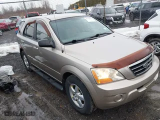 2008 Kia Sorento with VIN KNDJD735285857136, listed as a IAAI auction lot 41712875 with 134,058 mi miles. Bid and sale history available at carsss.com. Image 1.
