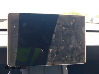 2023 Tesla Model Y Long Range z VIN 7SAYGDEE9PF753051, wystawiony jako IAAI lot #39615839 z przebiegiem Nie podano mil oraz . Historia ofert i sprzedaży dostępna na DreamBid. Obrazek 7.