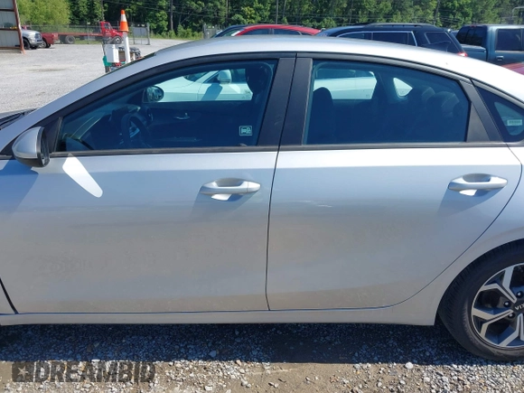2021 Kia Forte LXS with VIN 3KPF24AD3ME353116, listed as a IAAI auction lot 42194222 with 62,111 mi miles and . Bid and sale history available at DreamBid. Image 14.