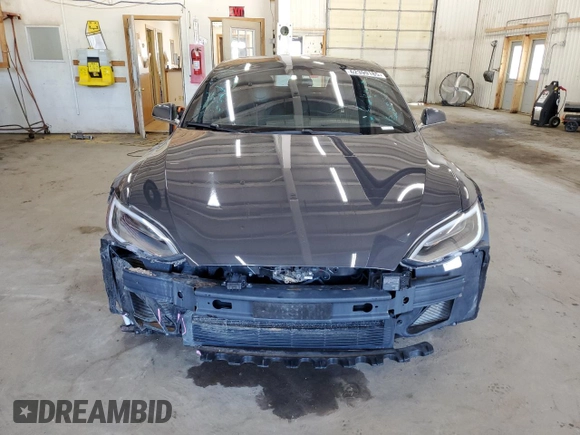 2018 Tesla Model S 75D z VIN 5YJSA1E28JF281649, wystawiony jako Copart lot #62399185 z przebiegiem 93 792 mil mil oraz Szkoda całkowita • Salvage title. Historia ofert i sprzedaży dostępna na DreamBid. Obrazek 5.