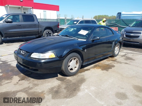 2000 Ford Mustang with VIN 1FAFP4042YF252802, listed as a IAAI auction lot 41994872 with 189,081 mi miles. Bid and sale history available at carsss.com. Image 19.