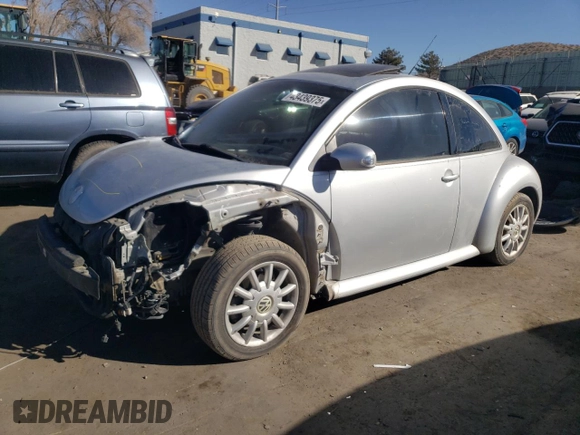 2005 Volkswagen New Beetle Coupe GLS with VIN 3VWCK31C05M418237, listed as a Copart auction lot 43439375 with 99,981 mi miles and Salvage Title. Bid and sale history available at carsss.com. Image 1.