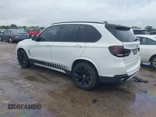 2016 BMW X5 xDrive35i with VIN 5UXKR0C58G0P34304, listed as a IAAI auction lot 42116405 with 80,851 mi miles. Bid and sale history available at carsss.com. Image 3.