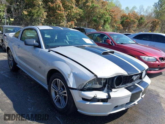 2007 Ford Mustang GT Deluxe with VIN 1ZVFT82HX75266798, listed as a IAAI auction lot 41889513 with 221,902 mi miles. Bid and sale history available at carsss.com. Image 1.