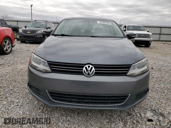 2013 Volkswagen Jetta SE with VIN 3VWDX7AJ8DM303461, listed as a Copart auction lot 47597995 with 164,378 mi miles and Salvage title. Bid and sale history available at DreamBid. Image 5.