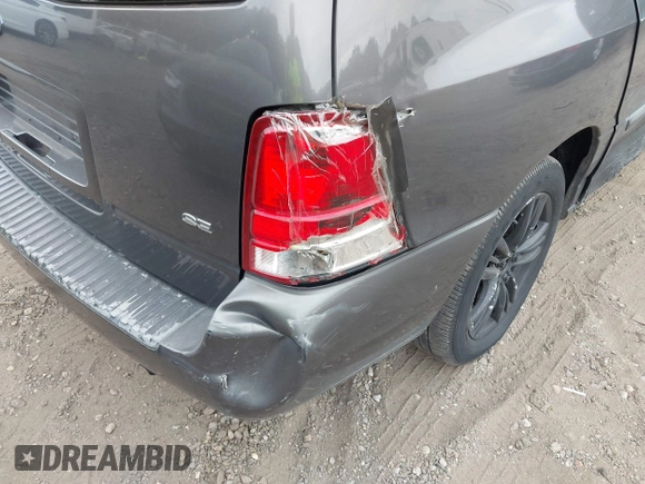 2005 Ford Freestar SE z VIN 2FMDA51645BA69323, wystawiony jako IAAI lot #40399931 z przebiegiem Nie podano mil oraz . Historia ofert i sprzedaży dostępna na DreamBid. Obrazek 6.