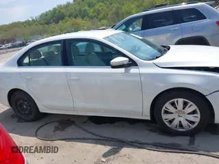 2013 Volkswagen Jetta SE with VIN 3VWDP7AJ2DM368385, listed as a IAAI auction lot 42144936 with 105,621 mi miles and . Bid and sale history available at DreamBid. Image 13.