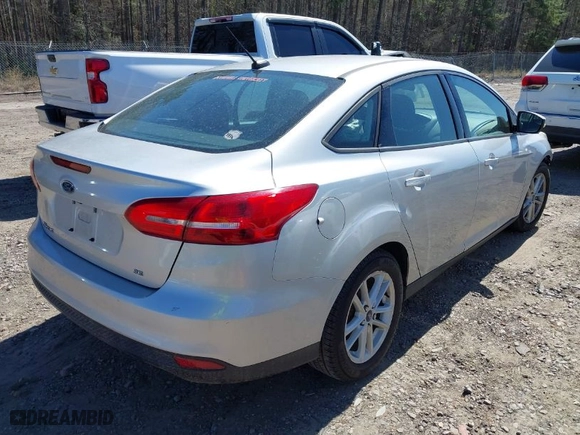 2015 Ford Focus SE with VIN 1FADP3F24FL246652, listed as a IAAI auction lot 41820270 with 89,766 mi miles. Bid and sale history available at carsss.com. Image 4.