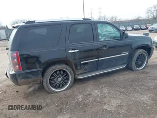 2010 GMC Yukon Denali with VIN 1GKUCEEF0AR181315, listed as a IAAI auction lot 41464181 with 186,005 mi miles. Bid and sale history available at carsss.com. Image 4.