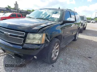 2011 Chevrolet Suburban LT z VIN 1GNSCJE0XBR133465, wystawiony jako IAAI lot #42294755 z przebiegiem 328 824 mil mil oraz . Historia ofert i sprzedaży dostępna na DreamBid. Obrazek 17.