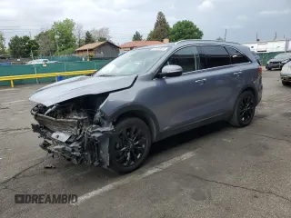 2020 Kia Sorento EX z VIN 5XYPHDA54LG705259, wystawiony jako Copart lot #62035815 z przebiegiem 62 903 mil mil oraz Szkoda całkowita • Salvage title. Historia ofert i sprzedaży dostępna na DreamBid. Obrazek 1.