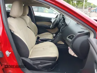 2014 Dodge Dart SXT z VIN 1C3CDFBBXED920516, wystawiony jako IAAI lot #42252949 z przebiegiem 101 566 mil mil oraz . Historia ofert i sprzedaży dostępna na DreamBid. Obrazek 5.