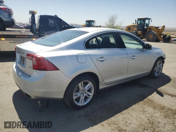 2015 Volvo S60 T5 Drive-E Premier z VIN YV126MFB2F2301285, wystawiony jako Copart lot #52612095 z przebiegiem 103 816 mil mil oraz Szkoda całkowita • Salvage title. Historia ofert i sprzedaży dostępna na DreamBid. Obrazek 3.