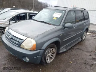 2005 Suzuki XL-7 LX with VIN JS3TY92V054102693, listed as a IAAI auction lot 41502628 with 253,467 mi miles. Bid and sale history available at carsss.com. Image 2.