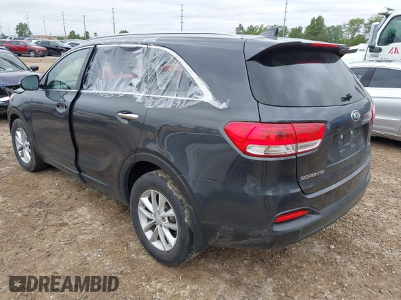 2017 Kia Sorento LX z VIN 5XYPG4A33HG274938, wystawiony jako IAAI lot #42341796 z przebiegiem 153 168 mil mil oraz . Historia ofert i sprzedaży dostępna na DreamBid. Obrazek 3.