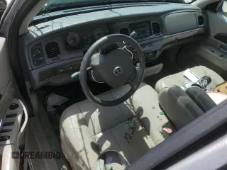 2010 Mercury Grand Marquis LS z VIN 2MEBM7FV2AX620357, wystawiony jako Copart lot #57396825 z przebiegiem 72 257 mil mil oraz Szkoda całkowita • Salvage title. Historia ofert i sprzedaży dostępna na DreamBid. Obrazek 8.