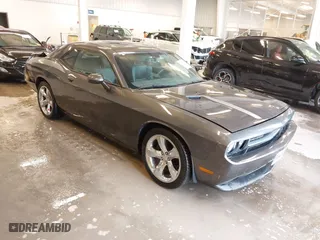 2013 Dodge Challenger SXT with VIN 2C3CDYAG9DH629189, listed as a IAAI auction lot 41374015 with 1 mi miles. Bid and sale history available at carsss.com. Image 1.