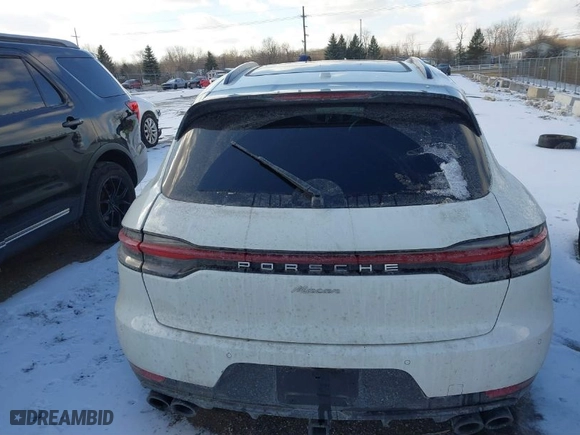 2019 Porsche Macan with VIN WP1AA2A54KLB07978, listed as a IAAI auction lot 41537462 with NaN miles. Bid and sale history available at carsss.com. Image 16.