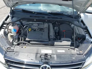 2017 Volkswagen Jetta S z VIN 3VW2B7AJ8HM242804, wystawiony jako IAAI lot #42595566 z przebiegiem 96 551 mil mil oraz . Historia ofert i sprzedaży dostępna na DreamBid. Obrazek 10.
