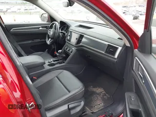 2021 Volkswagen Atlas SE with VIN 1V2RR2CA5MC510666, listed as a IAAI auction lot 42257119 with 90,080 mi miles and . Bid and sale history available at DreamBid. Image 5.