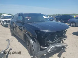 2024 Volkswagen Atlas SE z VIN 1V2JE2CA8RC217294, wystawiony jako IAAI lot #41962704 z przebiegiem 14 733 mil mil oraz . Historia ofert i sprzedaży dostępna na DreamBid. Obrazek 1.
