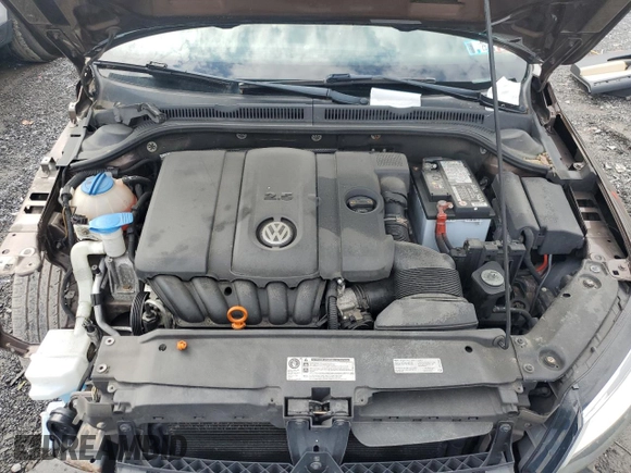 2013 Volkswagen Jetta SE with VIN 3VWDP7AJ8DM431330, listed as a Copart auction lot 56738795 with 114,151 mi miles and Salvage title. Bid and sale history available at DreamBid. Image 11.