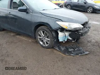 2015 Toyota Camry XLE with VIN 4T1BF1FK1FU087653, listed as a IAAI auction lot 41942940 with 180,274 mi miles. Bid and sale history available at carsss.com. Image 18.