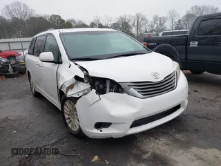 2012 Toyota Sienna XLE AAS with VIN 5TDYK3DC3CS274619, listed as a IAAI auction lot 41558898 with 218,106 mi miles. Bid and sale history available at carsss.com. Image 1.