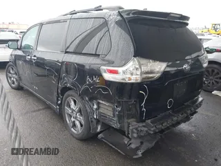 2018 Toyota Sienna SE with VIN 5TDXZ3DC1JS953289, listed as a IAAI auction lot 41525385 with 63,450 mi miles and . Bid and sale history available at DreamBid. Image 3.