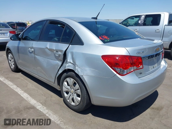 2014 Chevrolet Cruze LS z VIN 1G1PA5SH6E7468916, wystawiony jako IAAI lot #42282737 z przebiegiem 120 129 mil mil oraz . Historia ofert i sprzedaży dostępna na DreamBid. Obrazek 3.