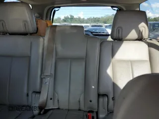 2008 Ford Expedition Limited z VIN 1FMFU19518LA16748, wystawiony jako Copart lot #74082134 z przebiegiem 121 592 mil mil oraz Szkoda całkowita • Salvage title. Historia ofert i sprzedaży dostępna na DreamBid. Obrazek 8.