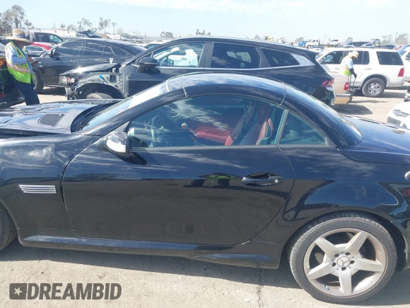 2005 Mercedes-Benz SLK-Class with VIN WDBWK56F85F066196, listed as a IAAI auction lot 41692697 with 197,941 mi miles. Bid and sale history available at carsss.com. Image 14.