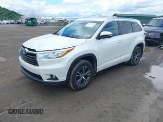 2016 Toyota Highlander XLE z VIN 5TDJKRFH6GS260362, wystawiony jako IAAI lot #42337581 z przebiegiem 69 619 mil mil oraz . Historia ofert i sprzedaży dostępna na DreamBid. Obrazek 18.
