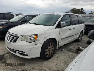 2011 Chrysler Town & Country Touring L z VIN 2A4RR8DG5BR798775, wystawiony jako Copart lot #80834014 z przebiegiem 230 476 mil mil oraz Szkoda całkowita • Salvage title. Historia ofert i sprzedaży dostępna na DreamBid. Obrazek 1.