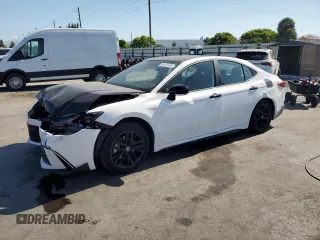 2025 Toyota Camry LE z VIN 4T1DAACK6SU062124, wystawiony jako Copart lot #54156185 z przebiegiem 16 210 mil mil oraz Szkoda całkowita • Salvage title. Historia ofert i sprzedaży dostępna na DreamBid. Obrazek 1.
