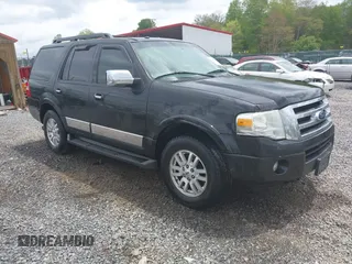 2013 Ford Expedition XLT z VIN 1FMJU1J51DEF56184, wystawiony jako IAAI lot #42204678 z przebiegiem 164 355 mil mil oraz . Historia ofert i sprzedaży dostępna na DreamBid. Obrazek 1.
