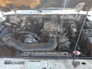 1994 Ford Explorer Eddie Bauer z VIN 1FMDU34X6RUC19898, wystawiony jako IAAI lot #42004431 z przebiegiem 89 463 mil mil oraz . Historia ofert i sprzedaży dostępna na DreamBid. Obrazek 10.