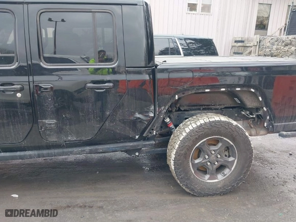 2022 Jeep Gladiator Rubicon with VIN 1C6JJTBG2NL153568, listed as a IAAI auction lot 41601159 with 32,862 mi miles. Bid and sale history available at carsss.com. Image 6.
