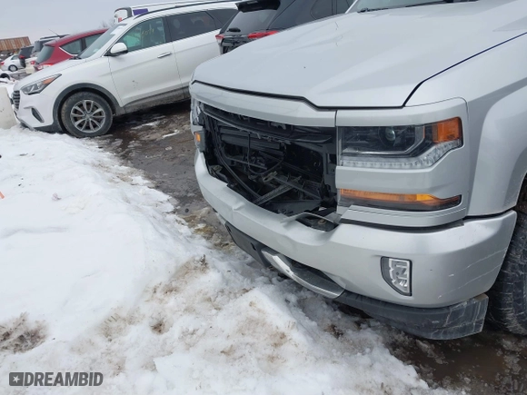 2018 Chevrolet Silverado 1500 LT with VIN 2GCVKREC5J1107722, listed as a IAAI auction lot 41695194 with 82,969 mi miles. Bid and sale history available at carsss.com. Image 17.