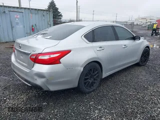 2017 Nissan Altima S z VIN 1N4AL3AP9HC170690, wystawiony jako IAAI lot #41491071 z przebiegiem 99 061 mil mil oraz . Historia ofert i sprzedaży dostępna na DreamBid. Obrazek 4.